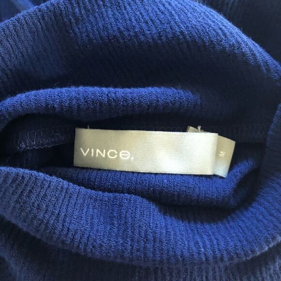 Vince Long Sleeve Solid Turtleneck Size Medium - Picture 8 of 9